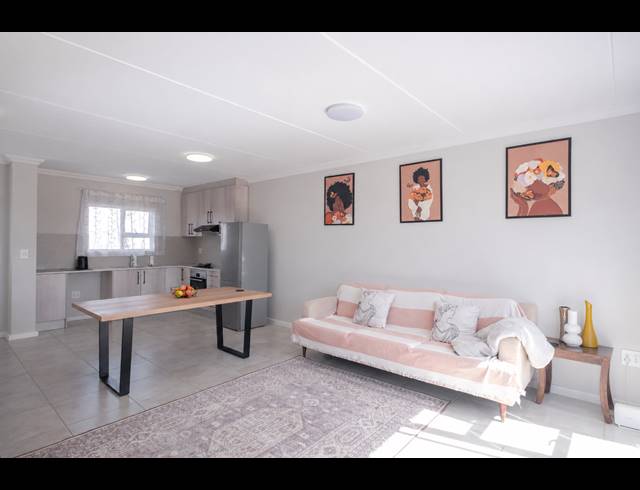3 BEDROOM TOWNHOUSE TO LET IN SUNNINGDALE